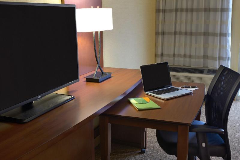 اتاق استاندارد با تخت بزرگ, Courtyard By Marriott Little Rock North