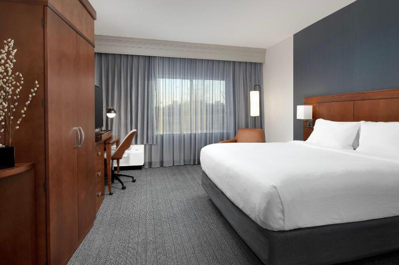 스탠다드 룸 킹사이즈 침대, Courtyard By Marriott Little Rock North