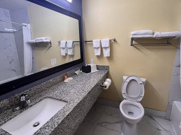 חדר סטנדרט שתי מיטות זוגיות, Days Inn By Wyndham Mauldin/greenville