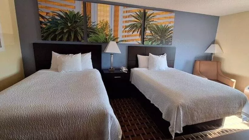 ２ダブルベッドのスタンダードルーム, Days Inn By Wyndham Mauldin/greenville