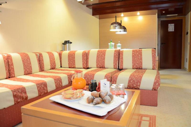 Номер Superior, Excel Milano 3