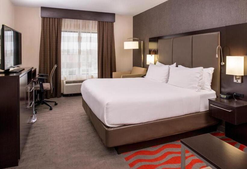 带大床的标准间, Holiday Inn Express & Suites Monroe, An Ihg