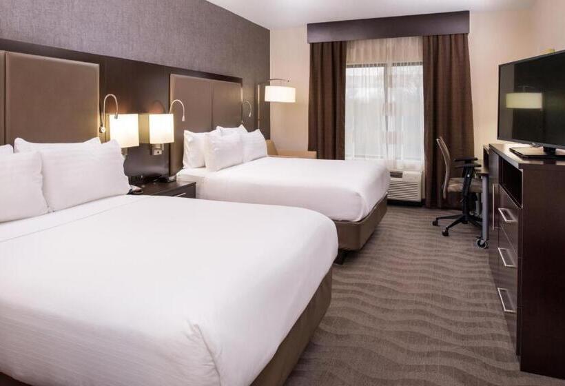 适合残疾人使用的标准间, Holiday Inn Express & Suites Monroe, An Ihg