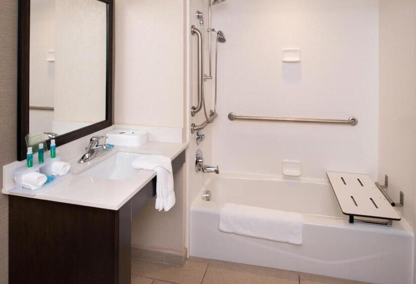 适合残疾人士使用的套间, Holiday Inn Express & Suites Monroe, An Ihg