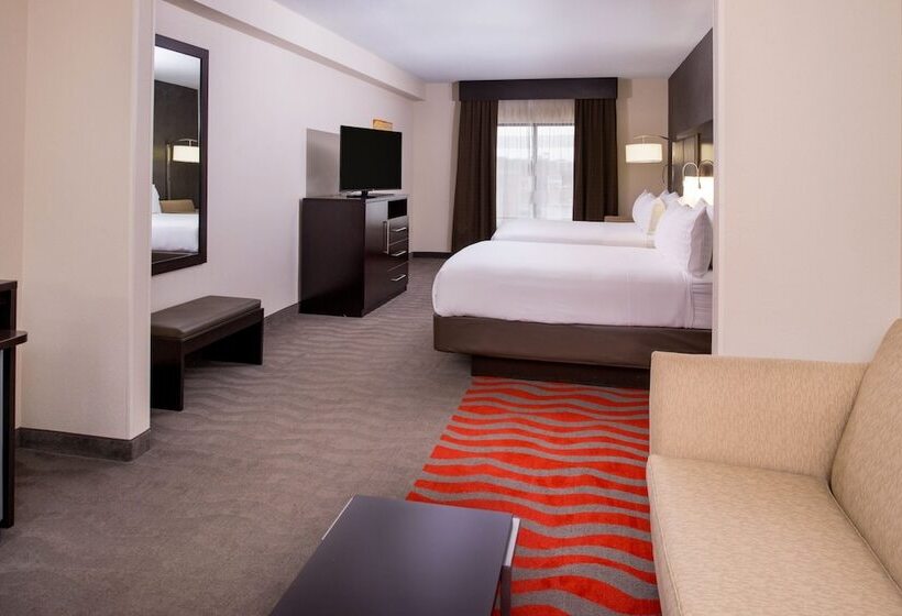 스위트, Holiday Inn Express & Suites Monroe, An Ihg