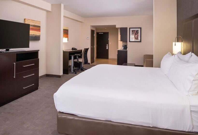スイート, Holiday Inn Express & Suites Monroe, An Ihg