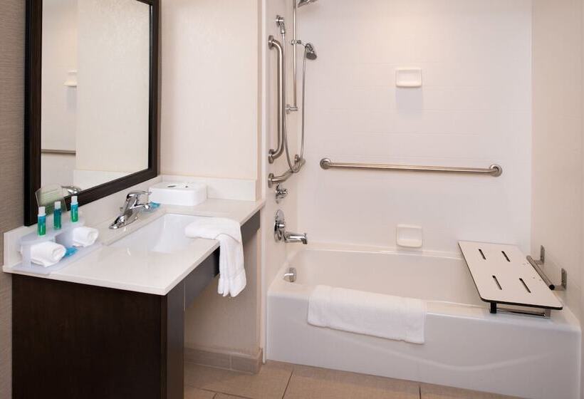 身障者適用スイートルーム, Holiday Inn Express & Suites Monroe, An Ihg