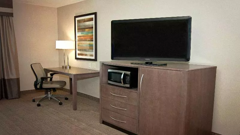 Standard-huone King-vuode, Holiday Inn Express Hotel & Suites Wichita Northeast, An Ihg