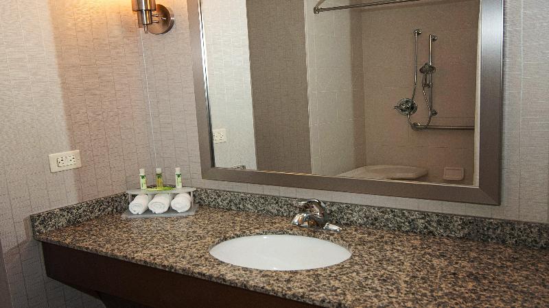 Standard-huone King-vuode, Holiday Inn Express Hotel & Suites Wichita Northeast, An Ihg