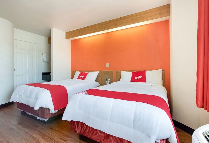 带2个双人床的标准工作室, Markle In I69