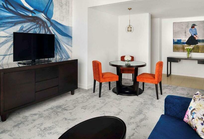 سوئیت پریمیوم, Mövenpick Hotel Jumeirah Lakes Towers Dubai