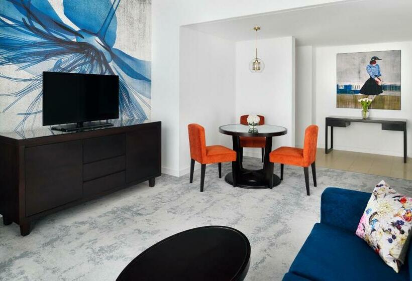 سوئیت پریمیوم, Mövenpick Hotel Jumeirah Lakes Towers Dubai