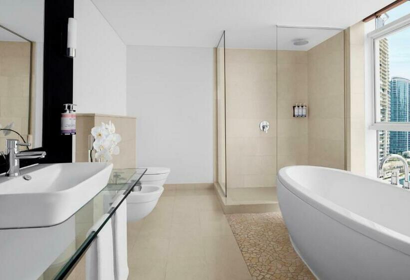 سوئیت پریمیوم, Mövenpick Hotel Jumeirah Lakes Towers Dubai