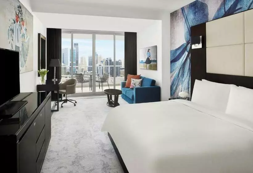 Club-juniorsviitti, Mövenpick Hotel Jumeirah Lakes Towers Dubai