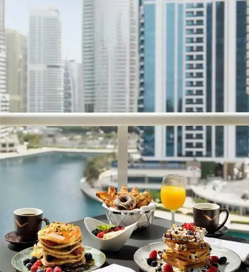 Club-juniorsviitti, Mövenpick Hotel Jumeirah Lakes Towers Dubai