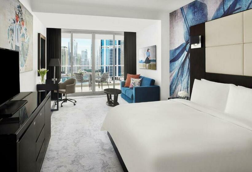 سوییت جونیور کلاب, Mövenpick Hotel Jumeirah Lakes Towers Dubai