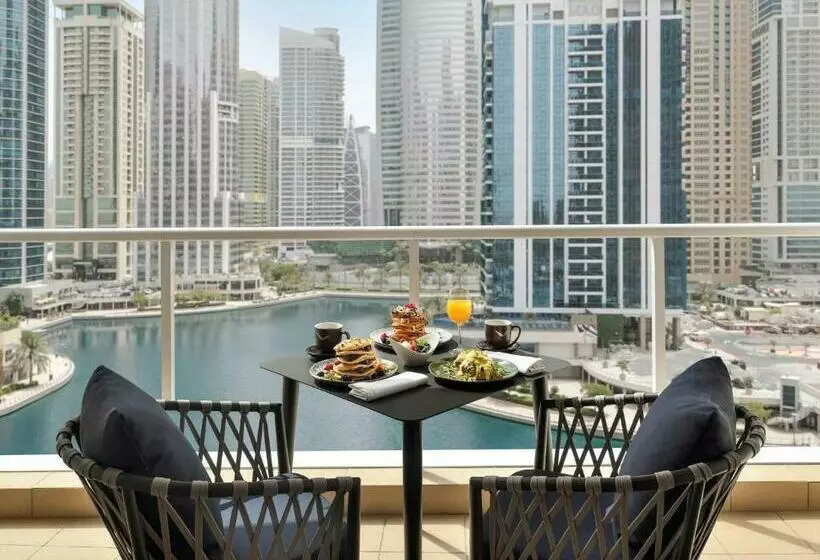 Superior-huone King-vuode, Mövenpick Hotel Jumeirah Lakes Towers Dubai