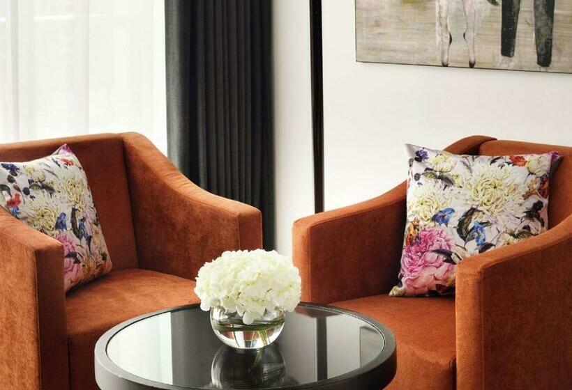 اتاق سوپریور با تخت بزرگ, Mövenpick Hotel Jumeirah Lakes Towers Dubai