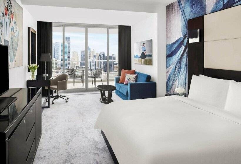 Номер Superior, Mövenpick Hotel Jumeirah Lakes Towers Dubai