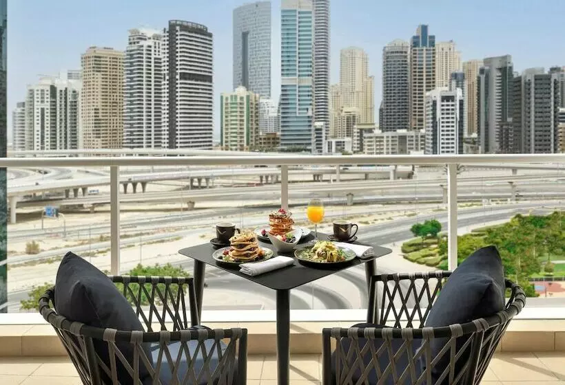Superior-huone, Mövenpick Hotel Jumeirah Lakes Towers Dubai