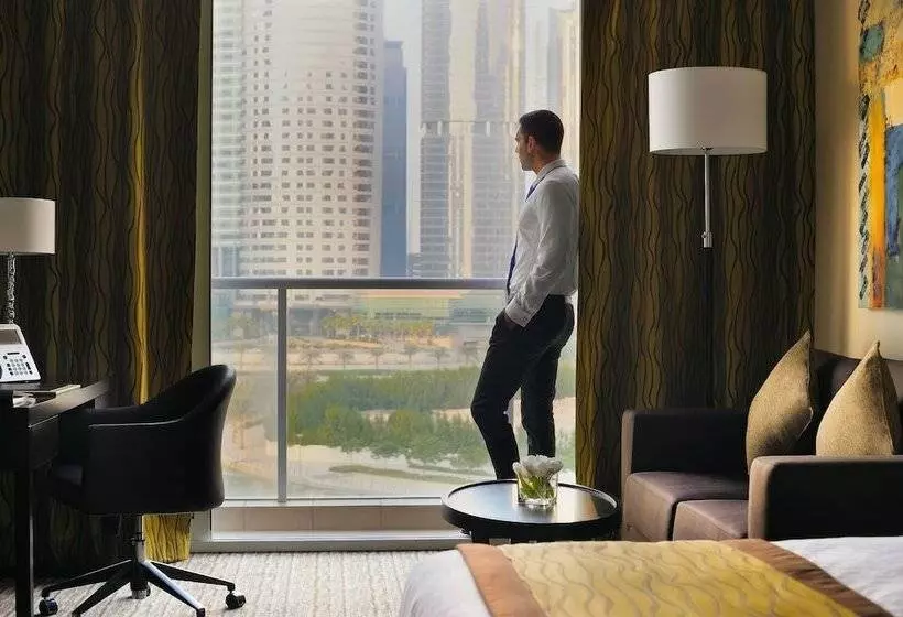 Superior-huone, Mövenpick Hotel Jumeirah Lakes Towers Dubai