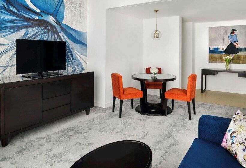 Люкс Премиум, Mövenpick Hotel Jumeirah Lakes Towers Dubai