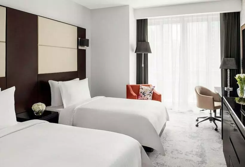Superior-huone, Mövenpick Hotel Jumeirah Lakes Towers Dubai