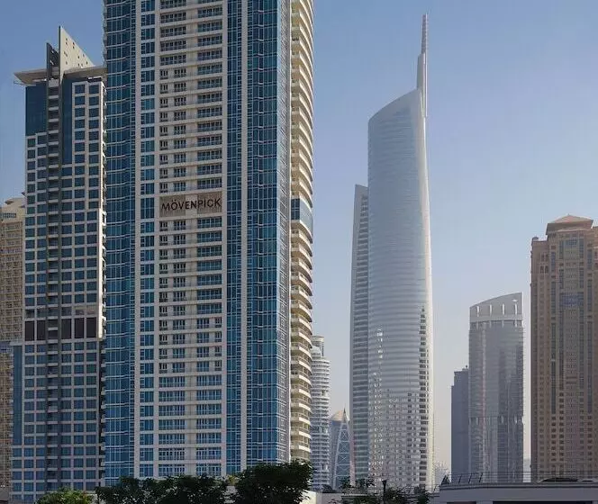 Superior room with lake view, Mövenpick Hotel Jumeirah Lakes Towers Dubai