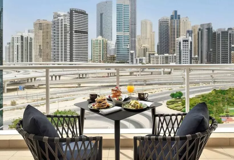 Superior room with lake view, Mövenpick Hotel Jumeirah Lakes Towers Dubai