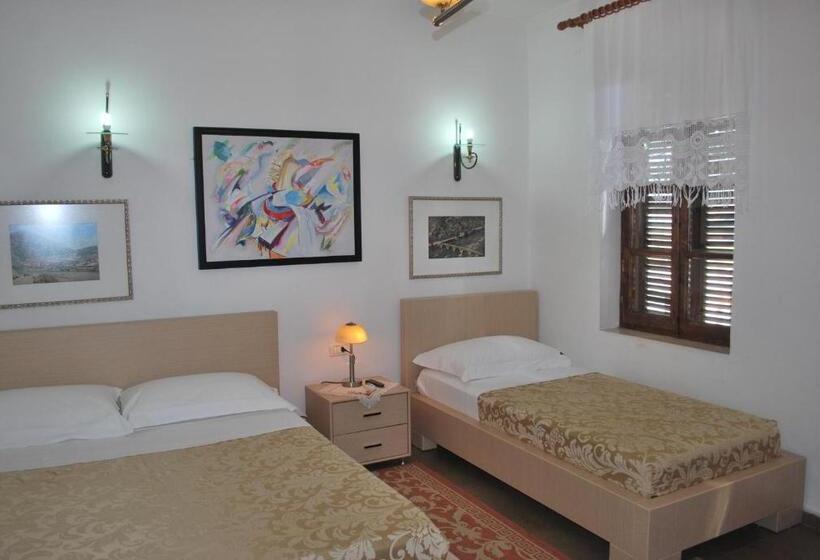 标准三人间, Osumi