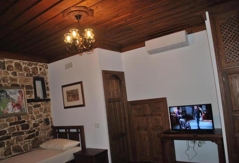 高级三人间, Osumi