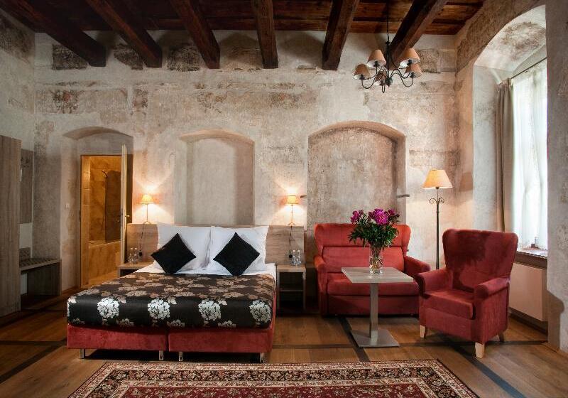 デラックスルーム, Santi