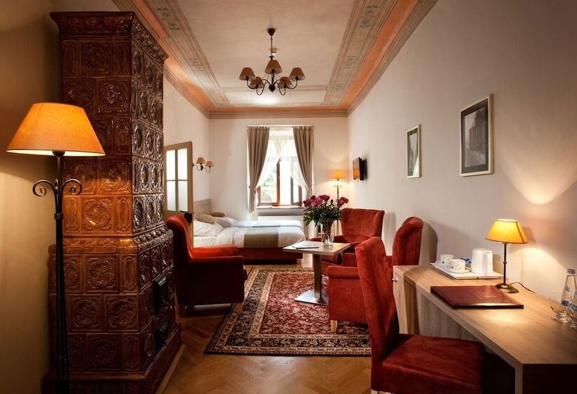 スタンダードトリプルルーム, Santi