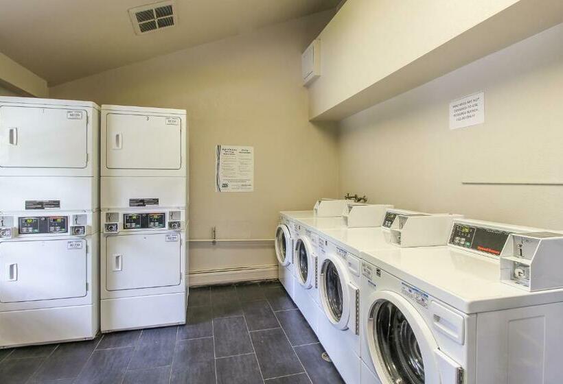 דירת חדר, Mountain Side C301