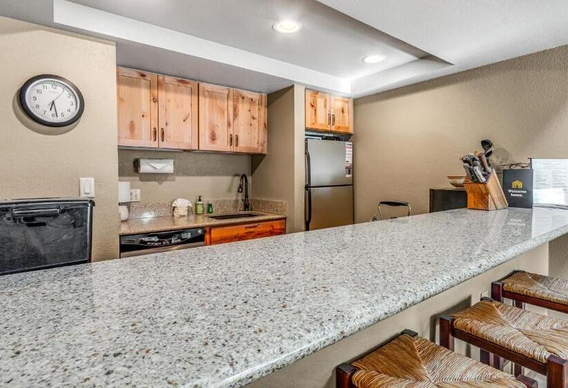 דירת חדר, Mountain Side C301