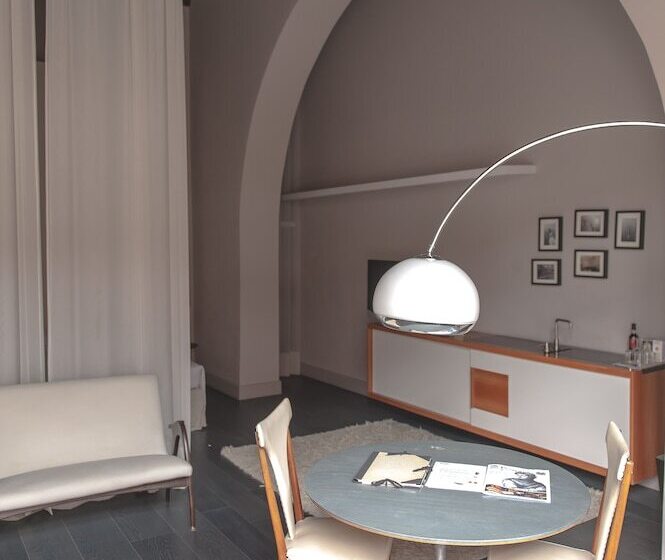 استودیوی سوپریور, Riva Lofts Florence