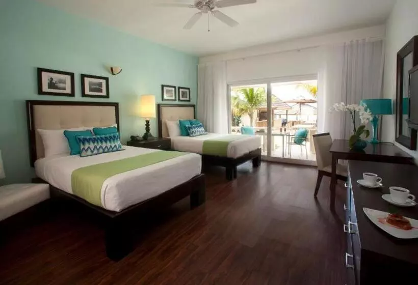 سوئیت جونیور با تخت بزرگ, Sandy Haven Resort