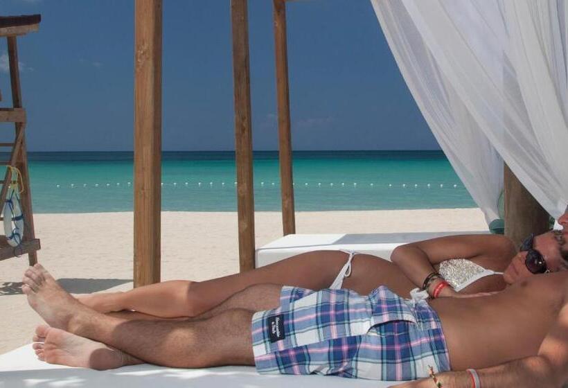 اتاق لوکس با چشم‌انداز دریا, Sandy Haven Resort