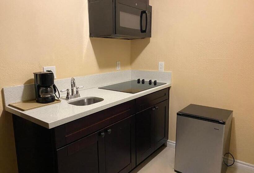 Номер Стандарт, The Lemon Tree