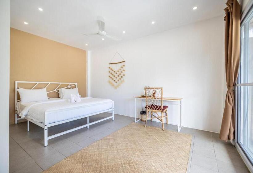 스탠다드 방갈로 정원 전망, Beachwalk Koh Rong