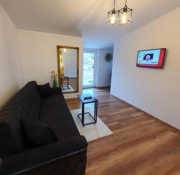 1 Bedroom Penthouse Apartment, Aparthotel Dominic Residence