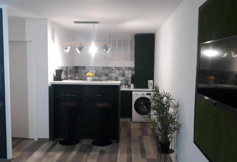 استودیوی لوکس, Aparthotel Dominic Residence