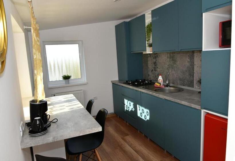 1 Bedroom Penthouse Apartment, Aparthotel Dominic Residence