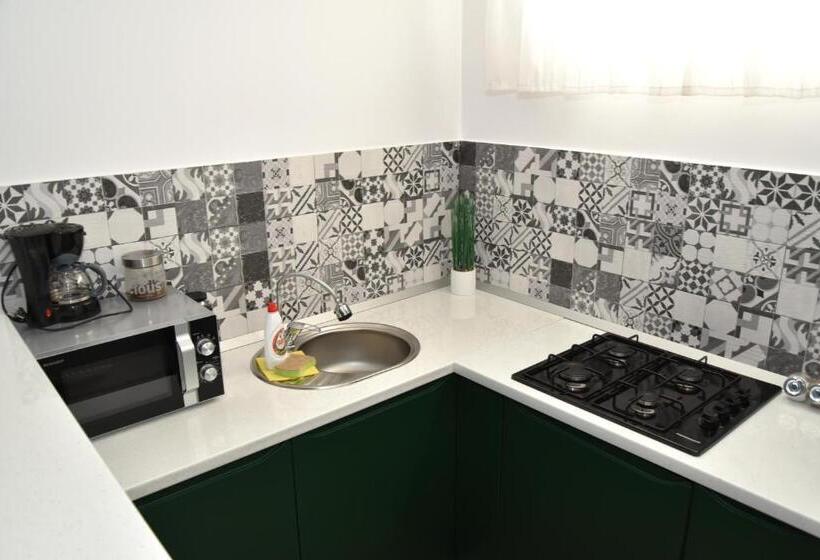 استودیوی لوکس, Aparthotel Dominic Residence