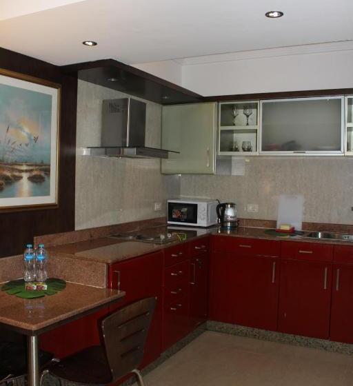 سوئیت با تخت بزرگ, Herrmes Hospitality