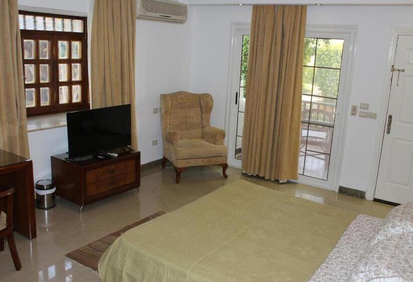 سوئیت با تخت بزرگ, Herrmes Hospitality