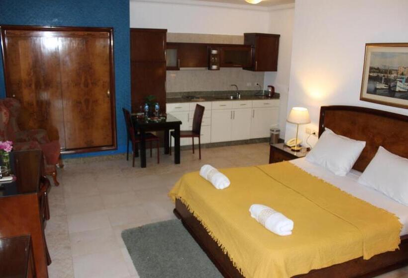 استودیوی لوکس, Herrmes Hospitality