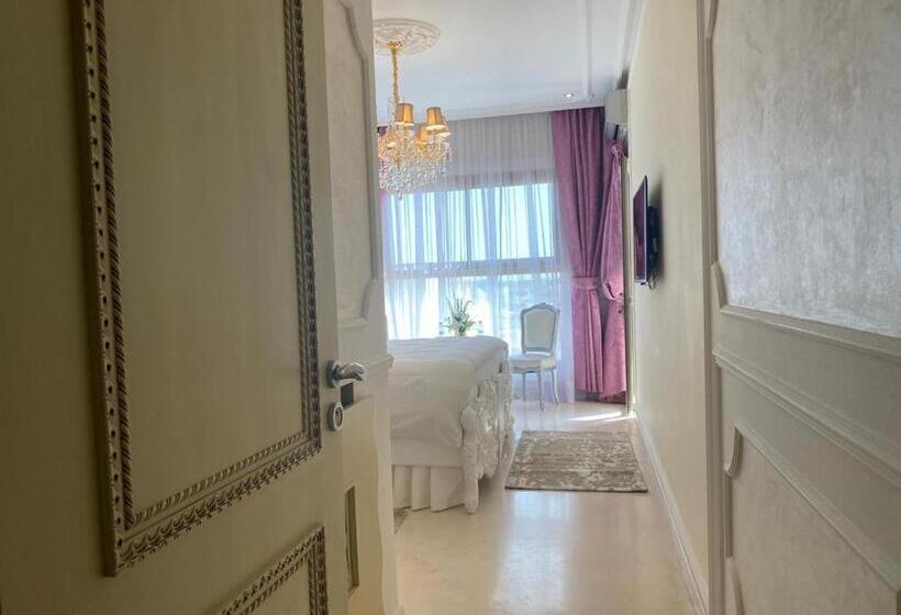 اتاق لوکس با بالکن, Suites Gloria