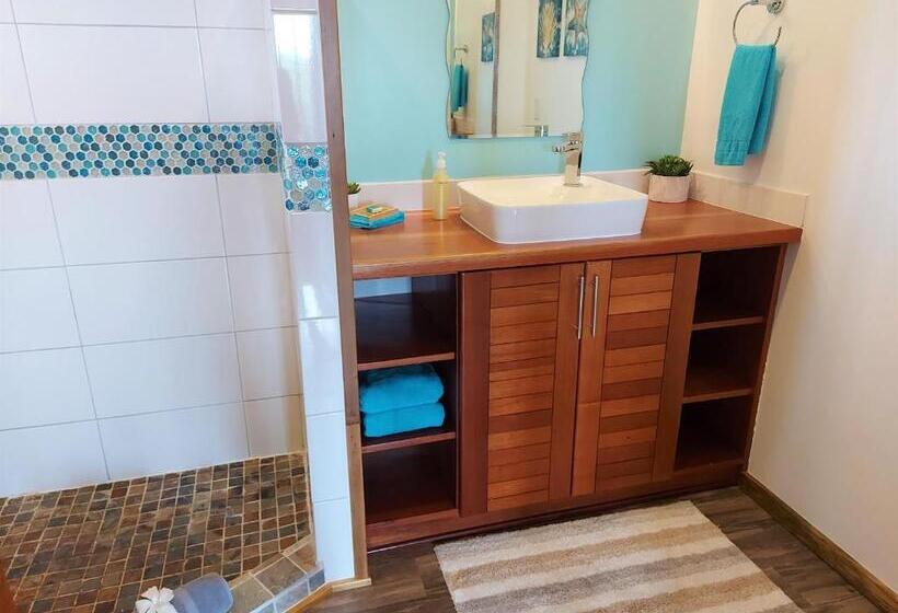 سوئیت با تخت بزرگ, The Sunsetter Bed & Breakfast