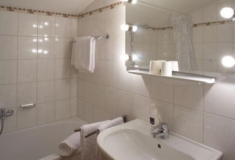 غرفة قياسية ثلاثية, Alpenhotel Ernberg